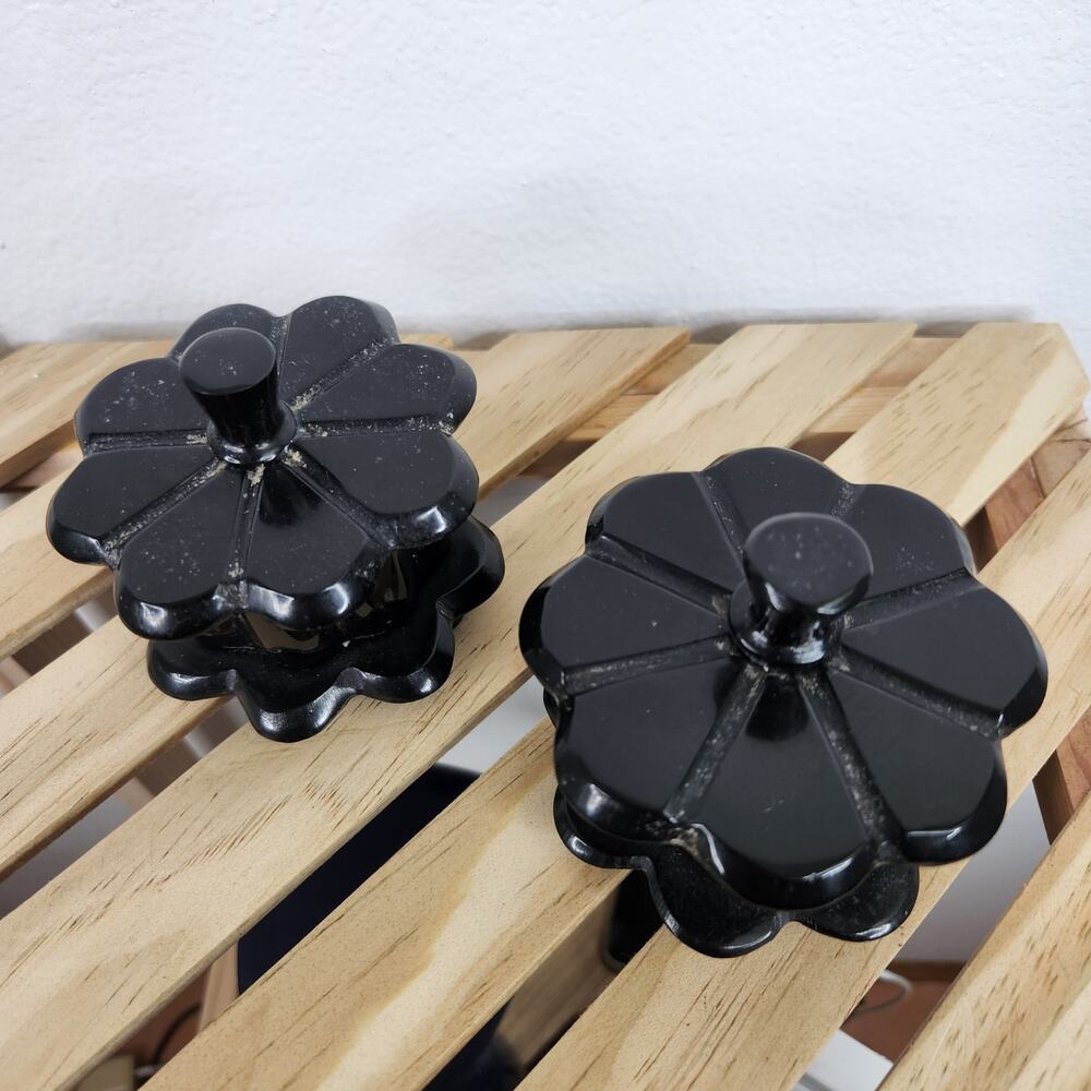 Scalloped Floral Black Stone Round Trinket Jewelry Boxes (2)